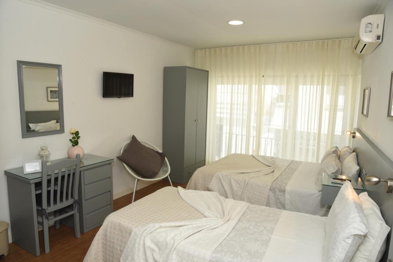 Flor Da Primavera - Residencial E Apartamentos アザンブジャ エクステリア 写真