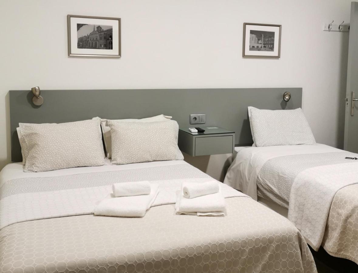 Flor Da Primavera - Residencial E Apartamentos アザンブジャ エクステリア 写真