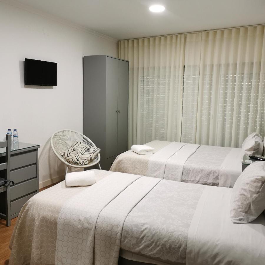 Flor Da Primavera - Residencial E Apartamentos アザンブジャ エクステリア 写真
