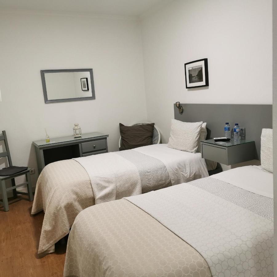Flor Da Primavera - Residencial E Apartamentos アザンブジャ エクステリア 写真
